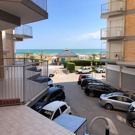 Residence Centro Commerciale - Walterigato Apartments Solo Per Famiglie ลิโดดิเยโซโล ภายนอก รูปภาพ