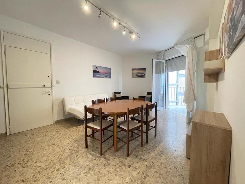 Residence Centro Commerciale - Walterigato Apartments Solo Per Famiglie ลิโดดิเยโซโล ภายนอก รูปภาพ