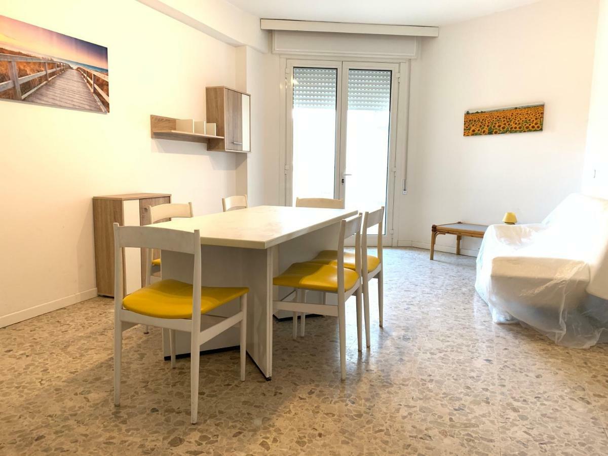 Residence Centro Commerciale - Walterigato Apartments Solo Per Famiglie ลิโดดิเยโซโล ภายนอก รูปภาพ